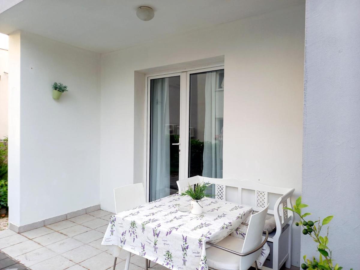 Apartments Marusic Макарска Екстериор снимка