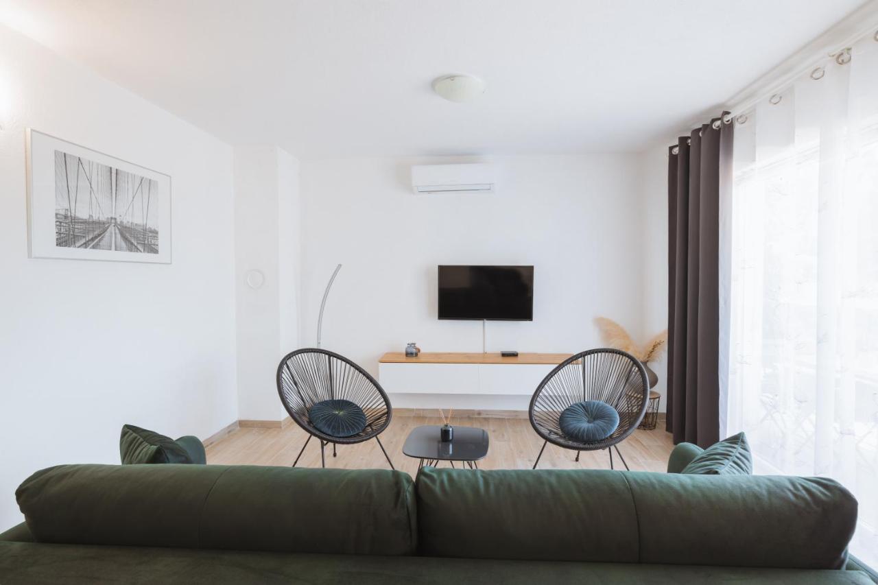 Apartments Marusic Макарска Екстериор снимка
