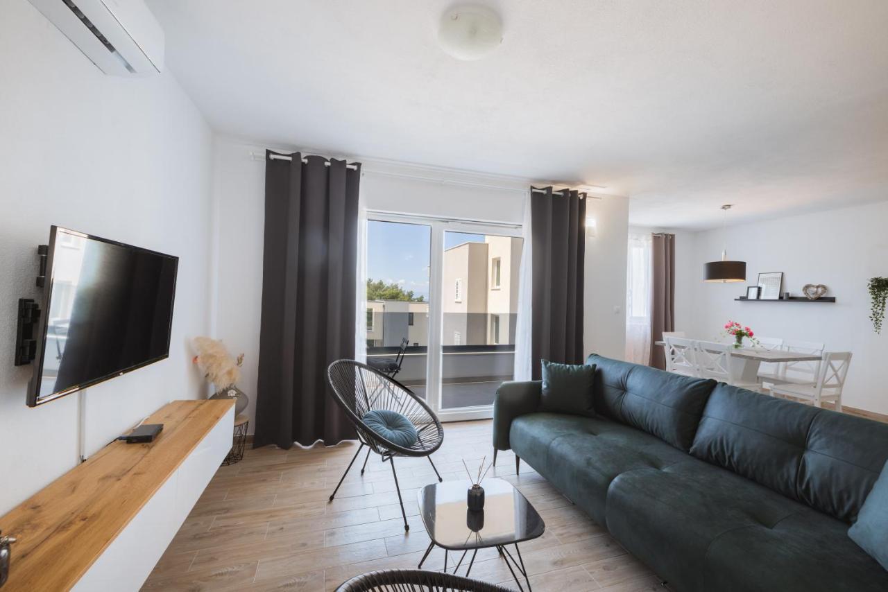Apartments Marusic Макарска Екстериор снимка