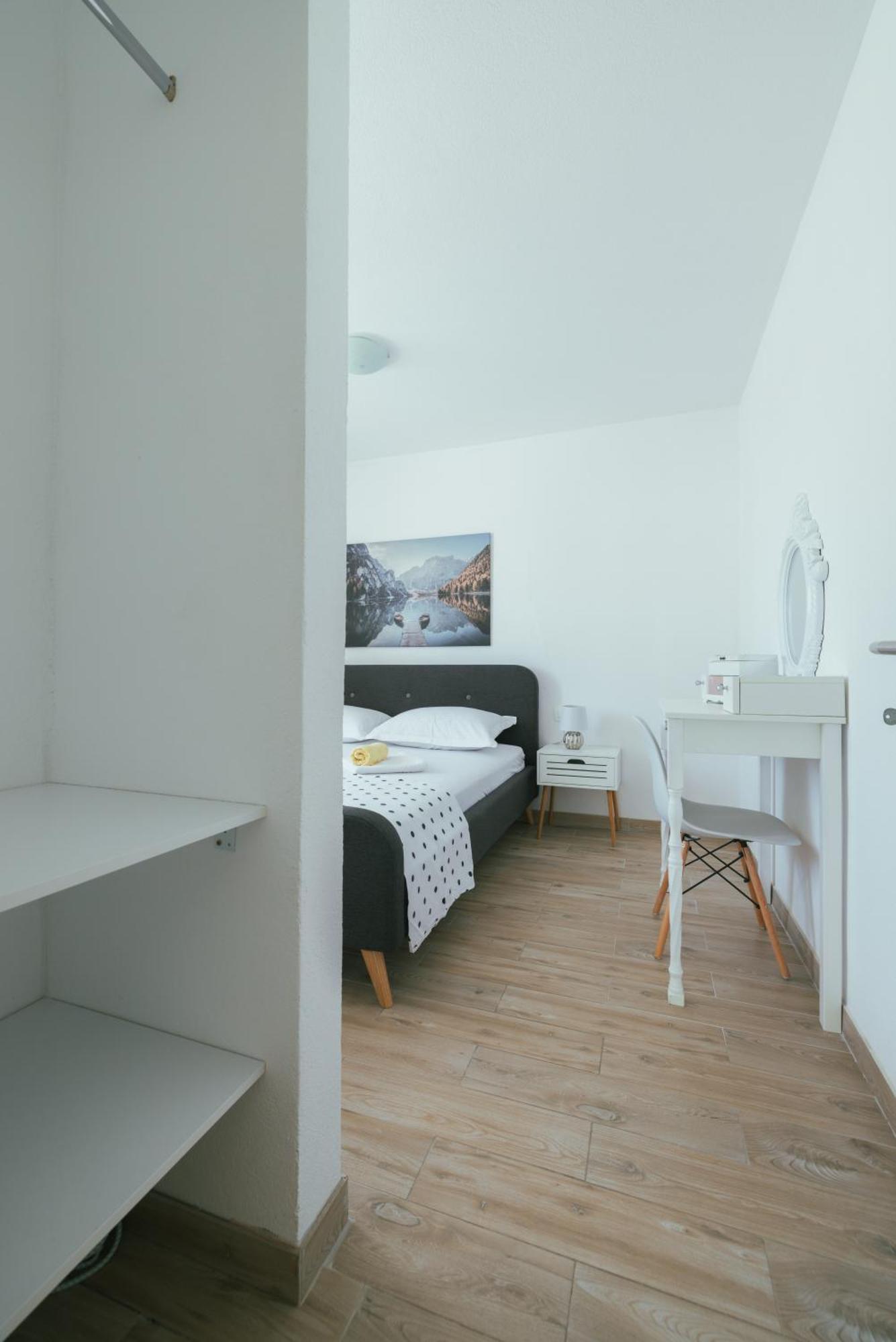 Apartments Marusic Макарска Екстериор снимка