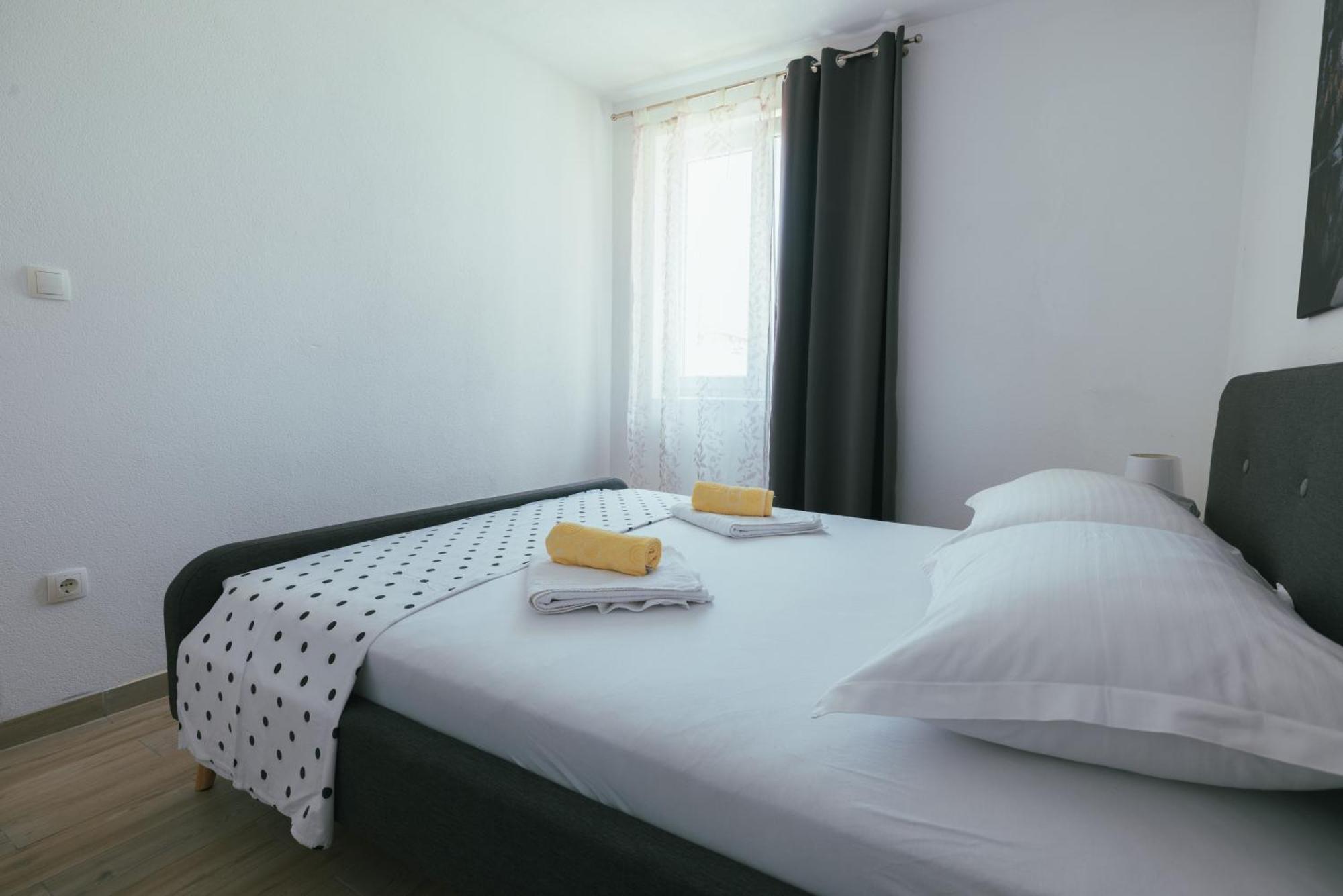 Apartments Marusic Макарска Екстериор снимка