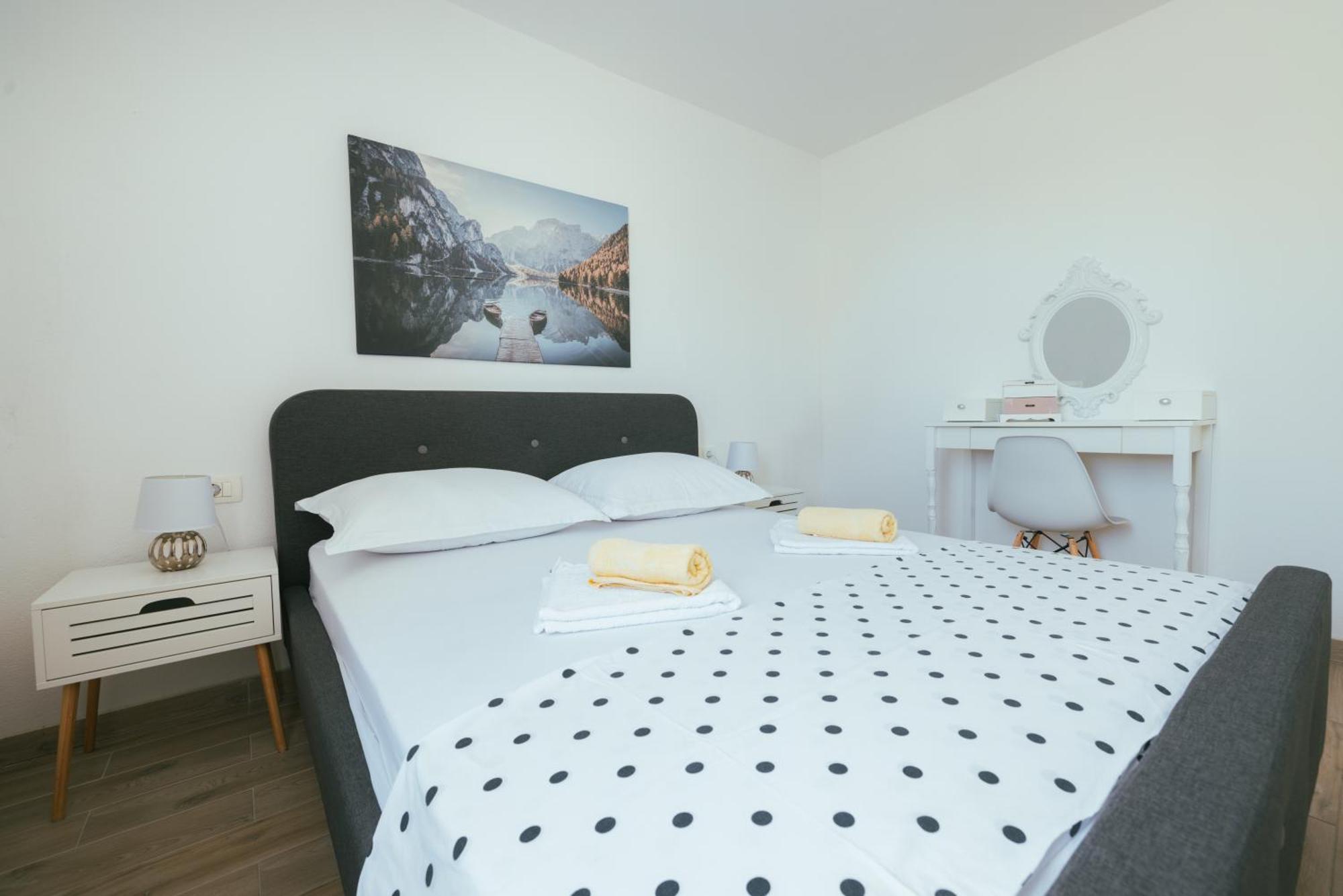Apartments Marusic Макарска Екстериор снимка