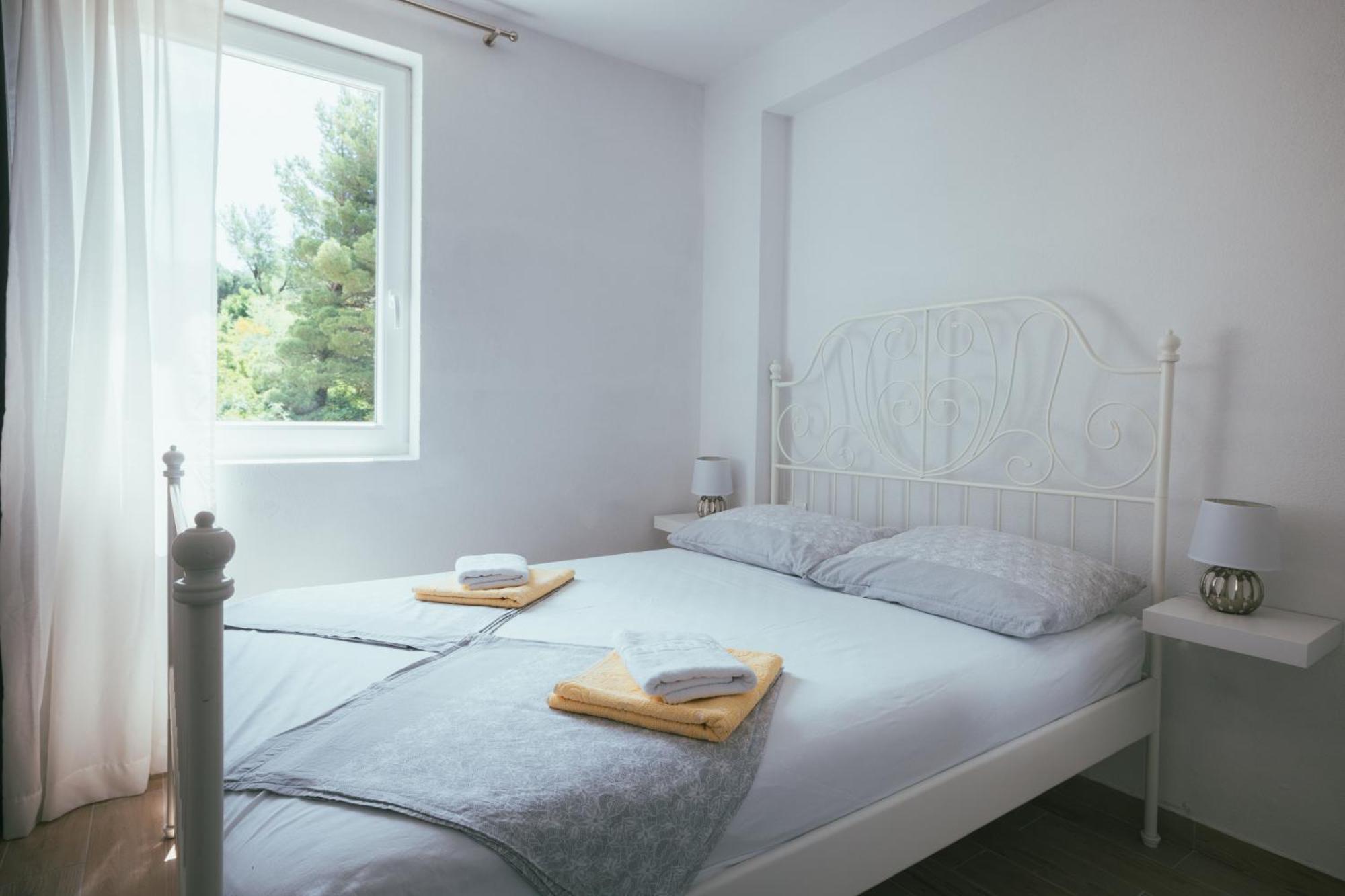Apartments Marusic Макарска Стая снимка
