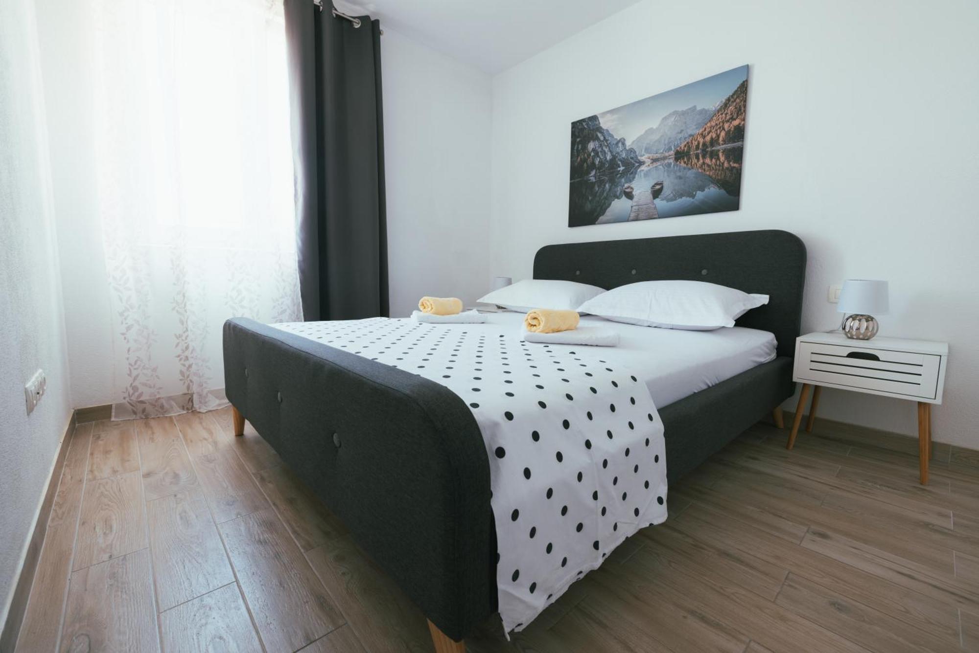 Apartments Marusic Макарска Стая снимка