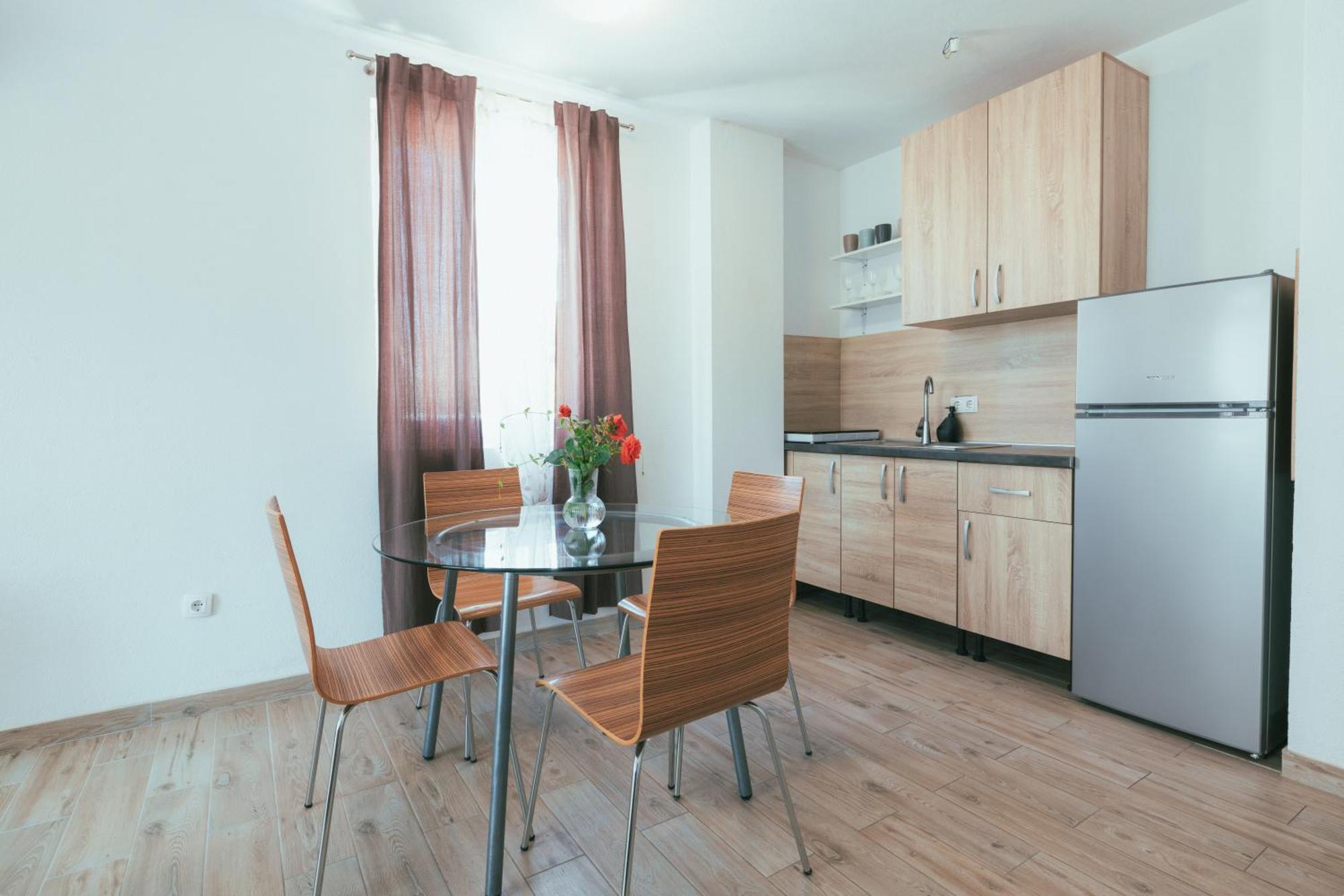 Apartments Marusic Макарска Стая снимка